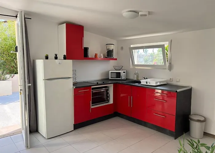 Apartment T2 Climatise Avec Piscine