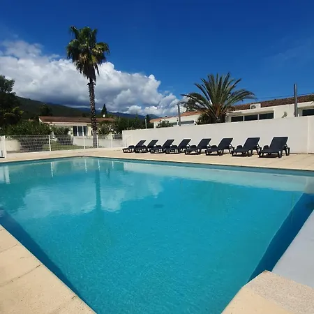 T2 Climatise Avec Piscine Apartment